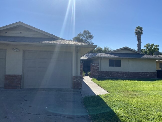 3016 Delta Ave in Modesto, CA - Building Photo - Building Photo