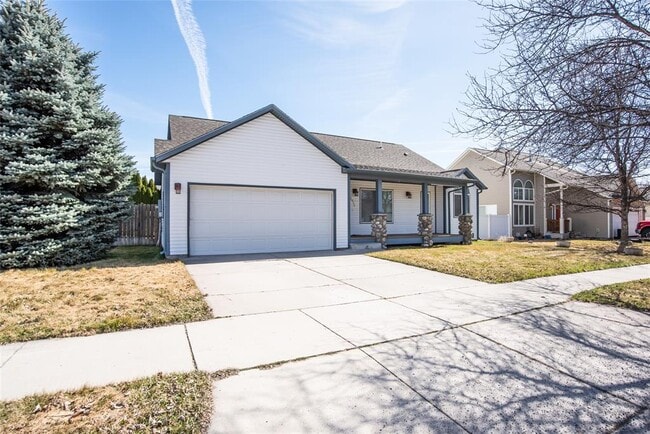 property at 2796 Stratford Ln
