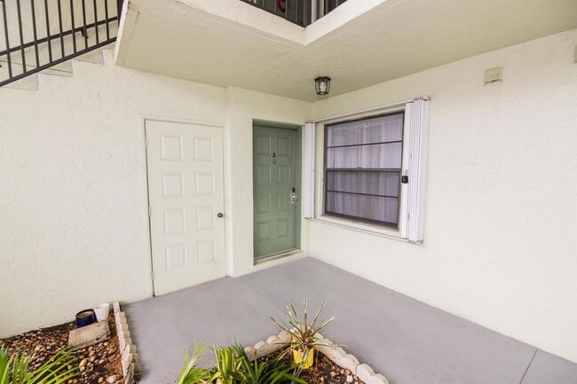 2301 Sabal Ridge Ct, Unit A in Palm Beach Gardens, FL - Building Photo - Building Photo