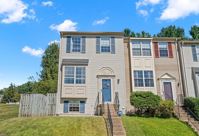 1971 Darlington Loop in Woodbridge, VA - Building Photo - Building Photo