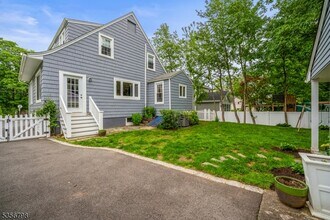 126 Center Ave in Chatham, NJ - Building Photo - Building Photo