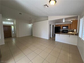 6705 Snake River Ave in Las Vegas, NV - Building Photo - Building Photo