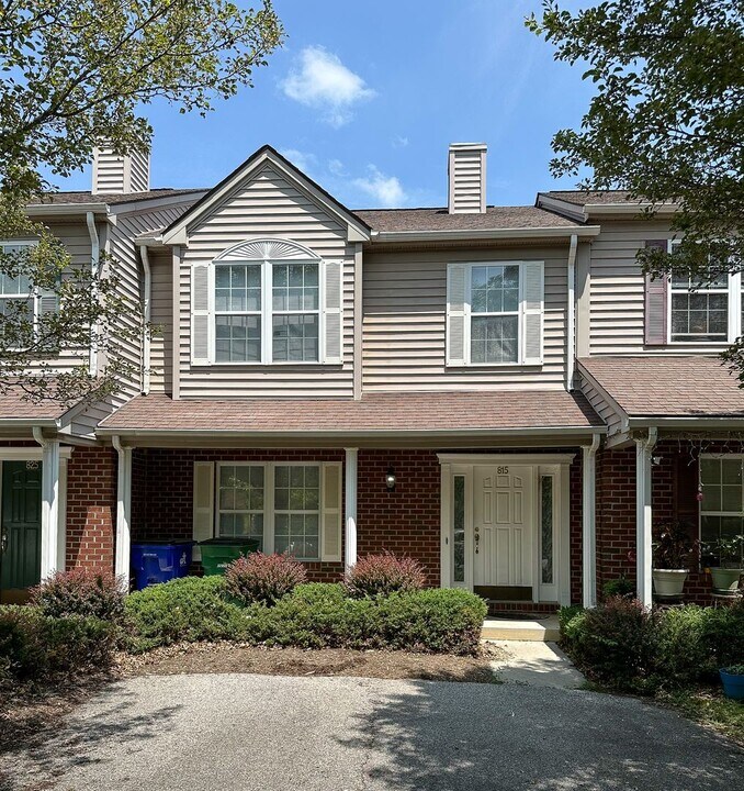 815 Oak Tree Blvd NW in Christiansburg, VA - Building Photo