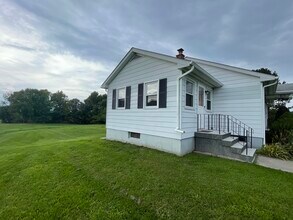 60 Bloomingrove Dr in Troy, NY - Foto de edificio - Building Photo