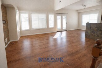 4949 W Duncan Meadow Ln in Riverton, UT - Building Photo - Building Photo