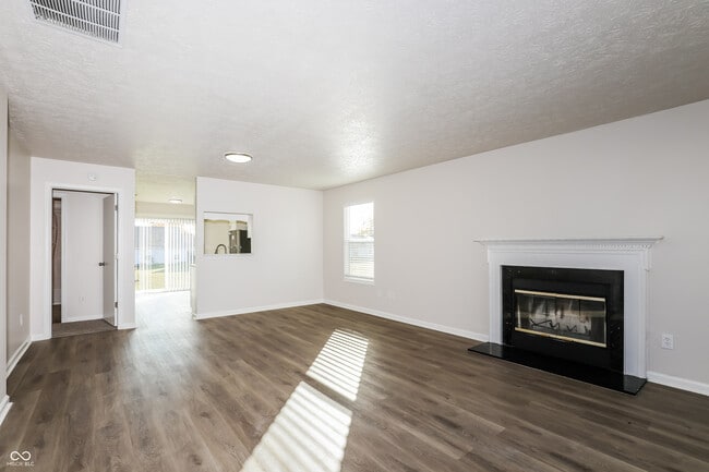 11115 Dura Dr in Indianapolis, IN - Building Photo - Building Photo