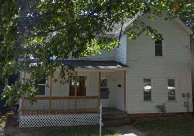 833 W Pleasant St in Freeport, IL - Foto de edificio