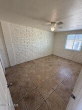 2333 W Glenrosa Ave in Phoenix, AZ - Foto de edificio - Building Photo