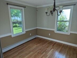 202 Dale St in Waltham, MA - Foto de edificio - Building Photo