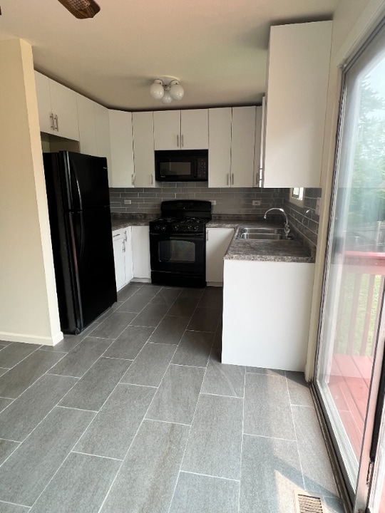 15800 State St in Country Club Hills, IL - Building Photo