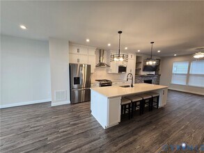 4304 Dominion Frst Cir in Glen Allen, VA - Foto de edificio - Building Photo