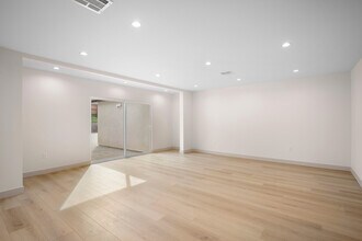 918 University Ave in Burbank, CA - Building Photo - Building Photo