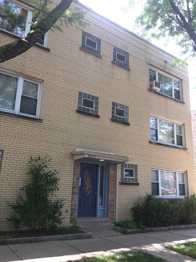 5047 N Washtenaw Ave in Chicago, IL - Building Photo - Building Photo