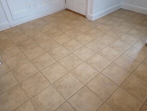 1210 Erie St, Unit 2B in Racine, WI - Foto de edificio - Building Photo