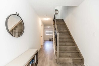 Beautifully Designed 3-Storey Townhouse in Oshawa, ON - Building Photo - Building Photo