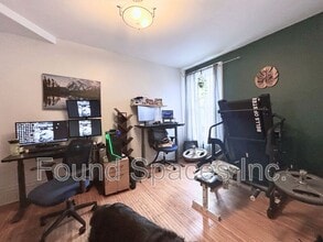 130 Emerald St S in Hamilton, ON - Building Photo - Building Photo