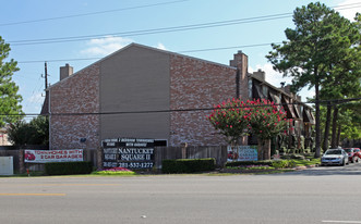 Nantucket Square Townhouses in Houston, TX - Building Photo