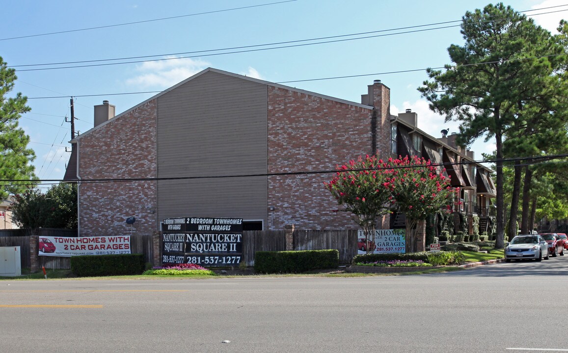 Nantucket Square Townhouses in Houston, TX - Building Photo