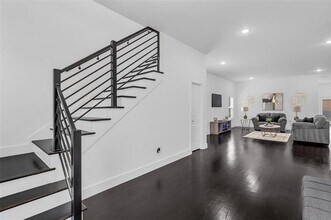 407 Dubois Ave in Dallas, TX - Building Photo - Building Photo