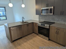 199 Gardner St in Boston, MA - Building Photo