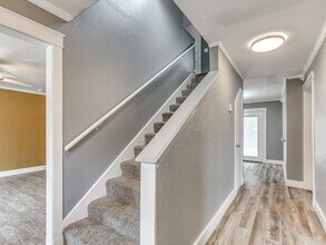 7704 Brookside Dr in Oklahoma City, OK - Building Photo - Building Photo