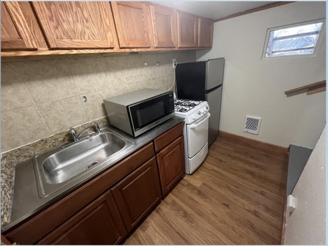 821 Broadway in Wisconsin Dells, WI - Building Photo - Building Photo