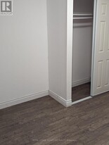 24 Spencer Dr in Brampton, ON - Building Photo