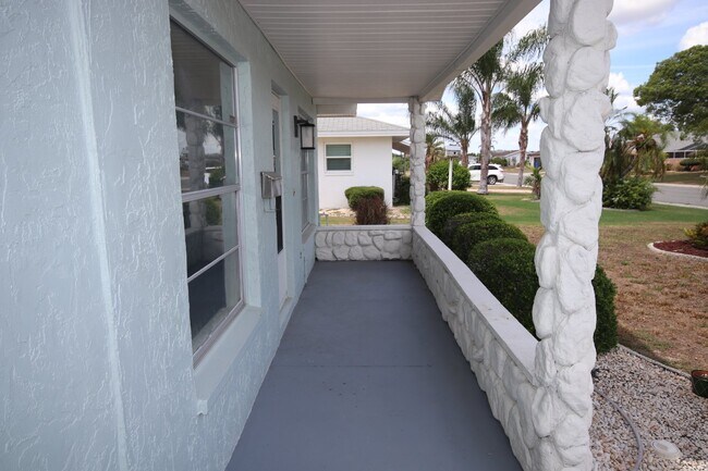 671 Allegheny Dr in Sun City Center, FL - Building Photo - Building Photo