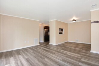11 Coral Tree Ct in Trenton, NJ - Building Photo - Building Photo