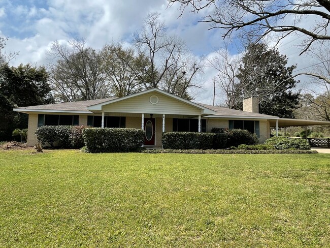 510 Tracey Cir in Enterprise, AL - Building Photo - Building Photo