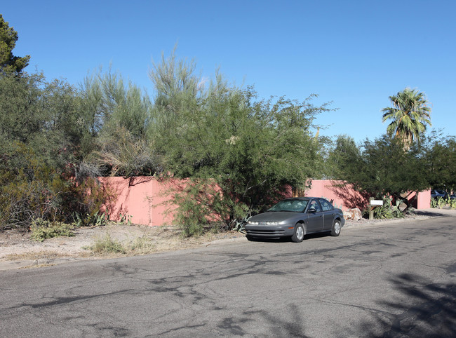 1225 E Linden St in Tucson, AZ - Foto de edificio - Building Photo