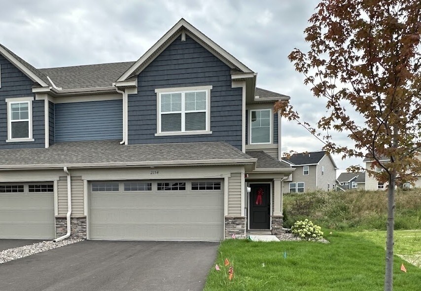 2154 Tyrone Dr in Shakopee, MN - Building Photo