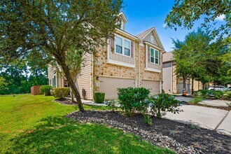 110 Cheswood Manor Drive in Spring, TX - Building Photo - Building Photo