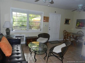 325 Fernwood Rd-Unit -9 in Key Biscayne, FL - Building Photo - Building Photo