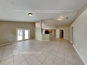 1351 Azora Dr in Deltona, FL - Foto de edificio - Building Photo