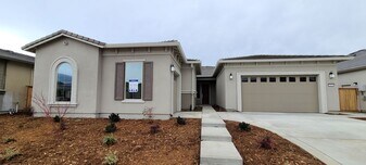 2204 Murphey Dr in Woodland, CA - Building Photo