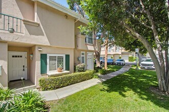 7275 Calabria Ct in San Diego, CA - Building Photo - Building Photo
