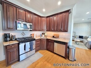 32 Ward St in Boston, MA - Building Photo - Building Photo