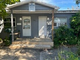 1016 Douglass Ave in West Palm Beach, FL - Building Photo