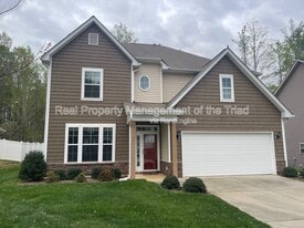 306 Summerwalk Rd in Greensboro, NC - Building Photo