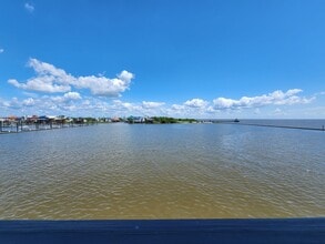 580 Pleasure Island Blvd in Port Arthur, TX - Building Photo - Building Photo