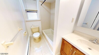 110 Elm St in Westwood, NJ - Building Photo - Building Photo