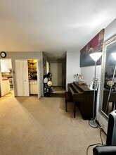 932 Peninsula Ave, Unit 404 in San Mateo, CA - Foto de edificio - Building Photo