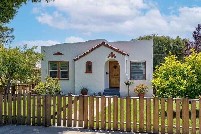 300 E McKinley Ave in Sunnyvale, CA - Building Photo - Building Photo