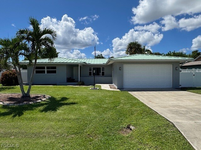 5214 Sunnybrook Ct in Cape Coral, FL - Building Photo