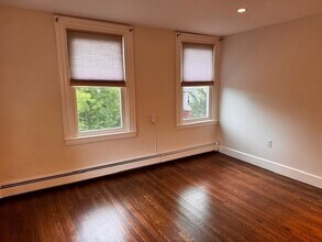 1 Howe St, Unit 2 in Somerville, MA - Building Photo - Building Photo