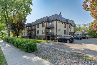 River Gates Apartments in Minneapolis, MN - Building Photo - Building Photo