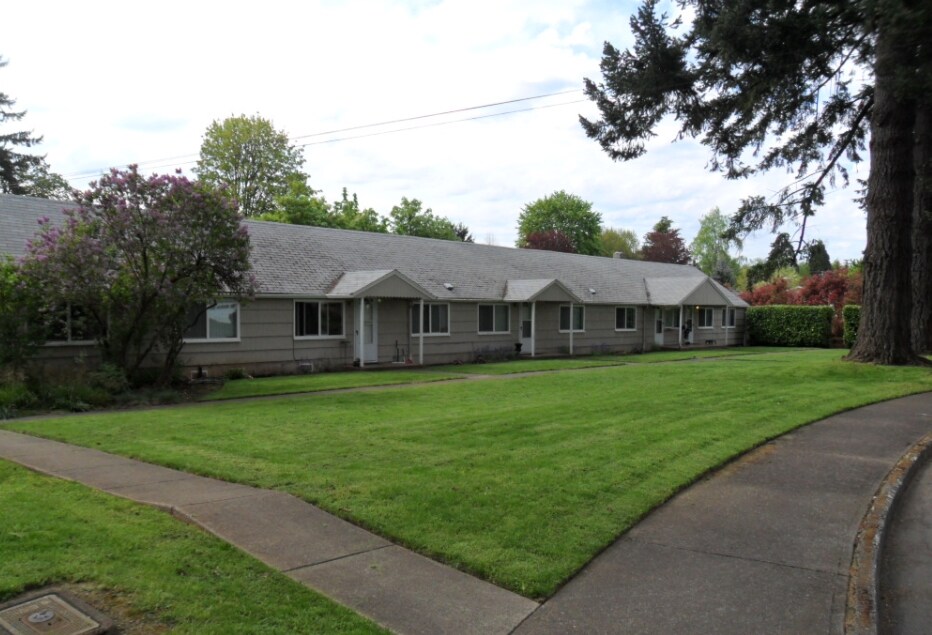 653-675 Fir Gardens St NW in Salem, OR - Building Photo