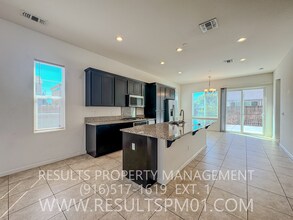 136 Lily Bay Cir in Sacramento, CA - Building Photo - Building Photo