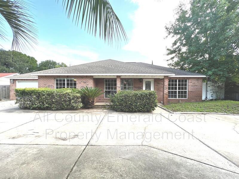 717 Legion Dr in Destin, FL - Building Photo